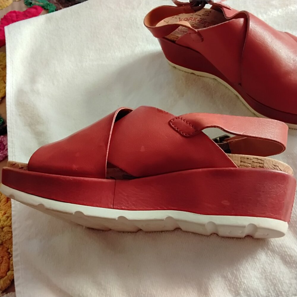KORK EASE LEATHER WEDGE, BROWN, SZ. 8M - Picture 4 of 9